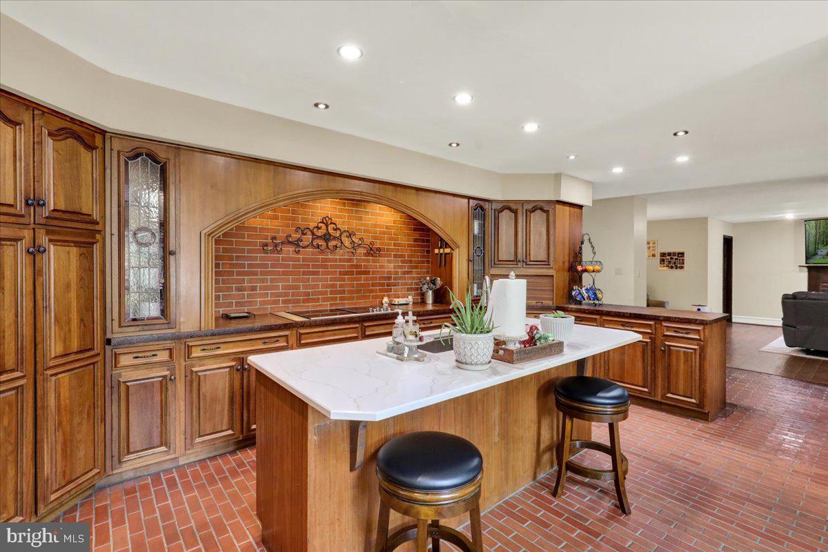 8 Tudor Ct Property Photo 13