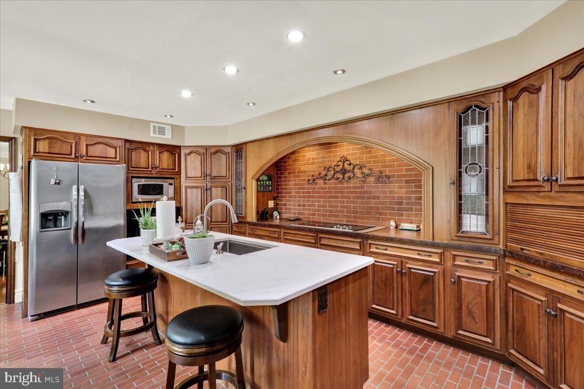 8 Tudor Ct Property Photo 14