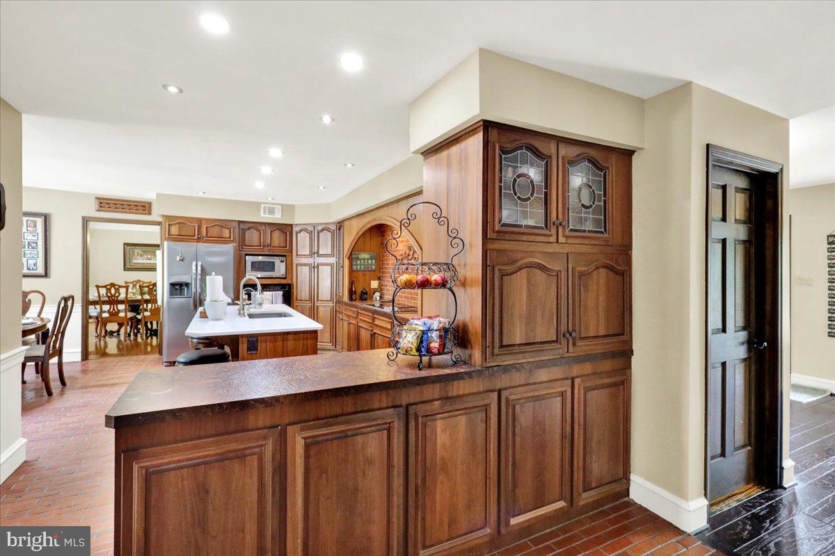 8 Tudor Ct Property Photo 16