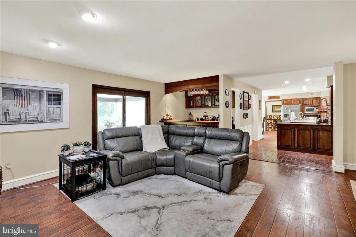 8 Tudor Ct Property Photo 20