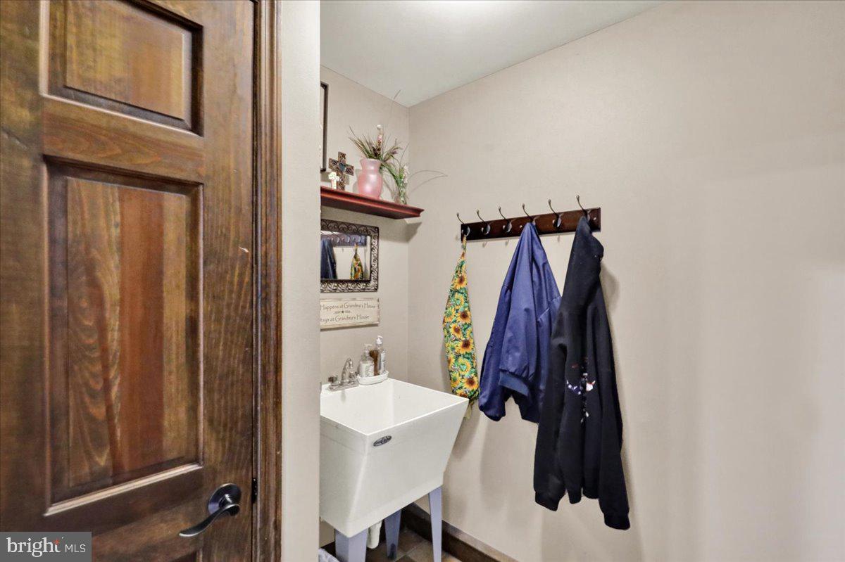8 Tudor Ct Property Photo 24