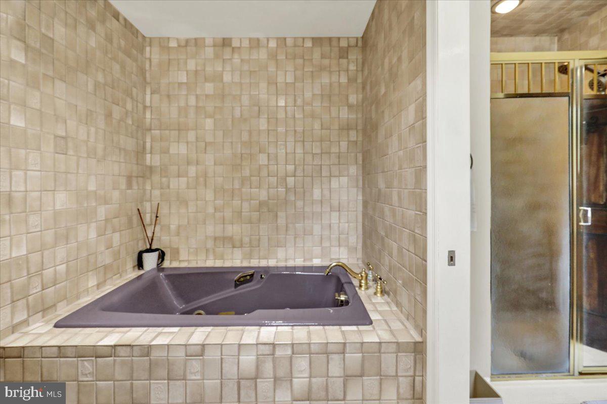 8 Tudor Ct Property Photo 35