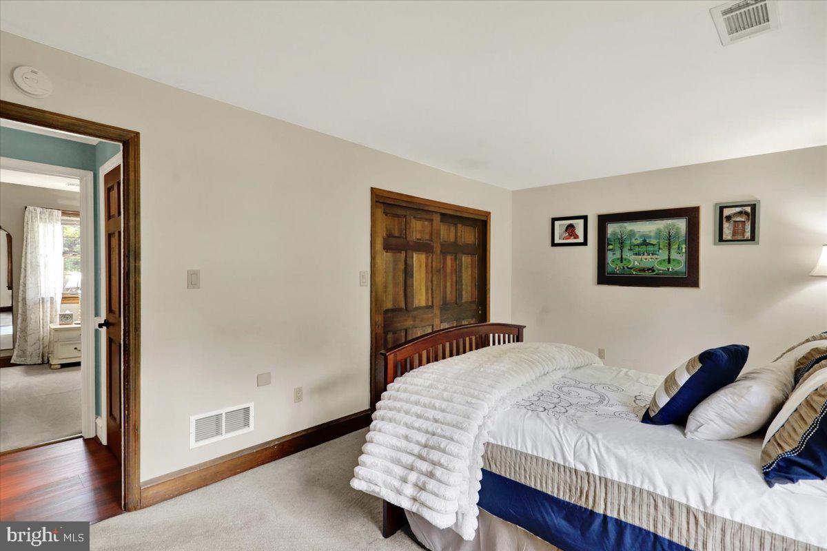 8 Tudor Ct Property Photo 38