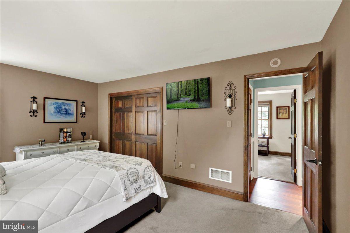 8 Tudor Ct Property Photo 40