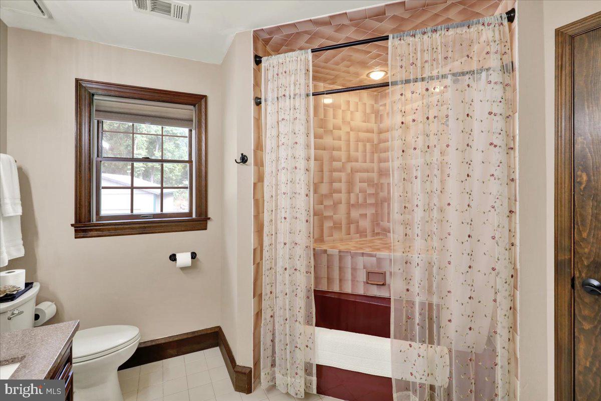 8 Tudor Ct Property Photo 42
