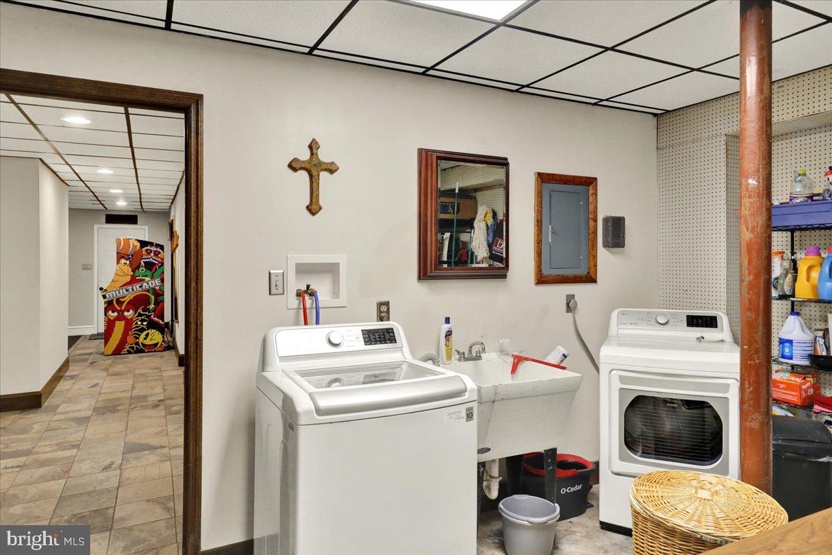 8 Tudor Ct Property Photo 55