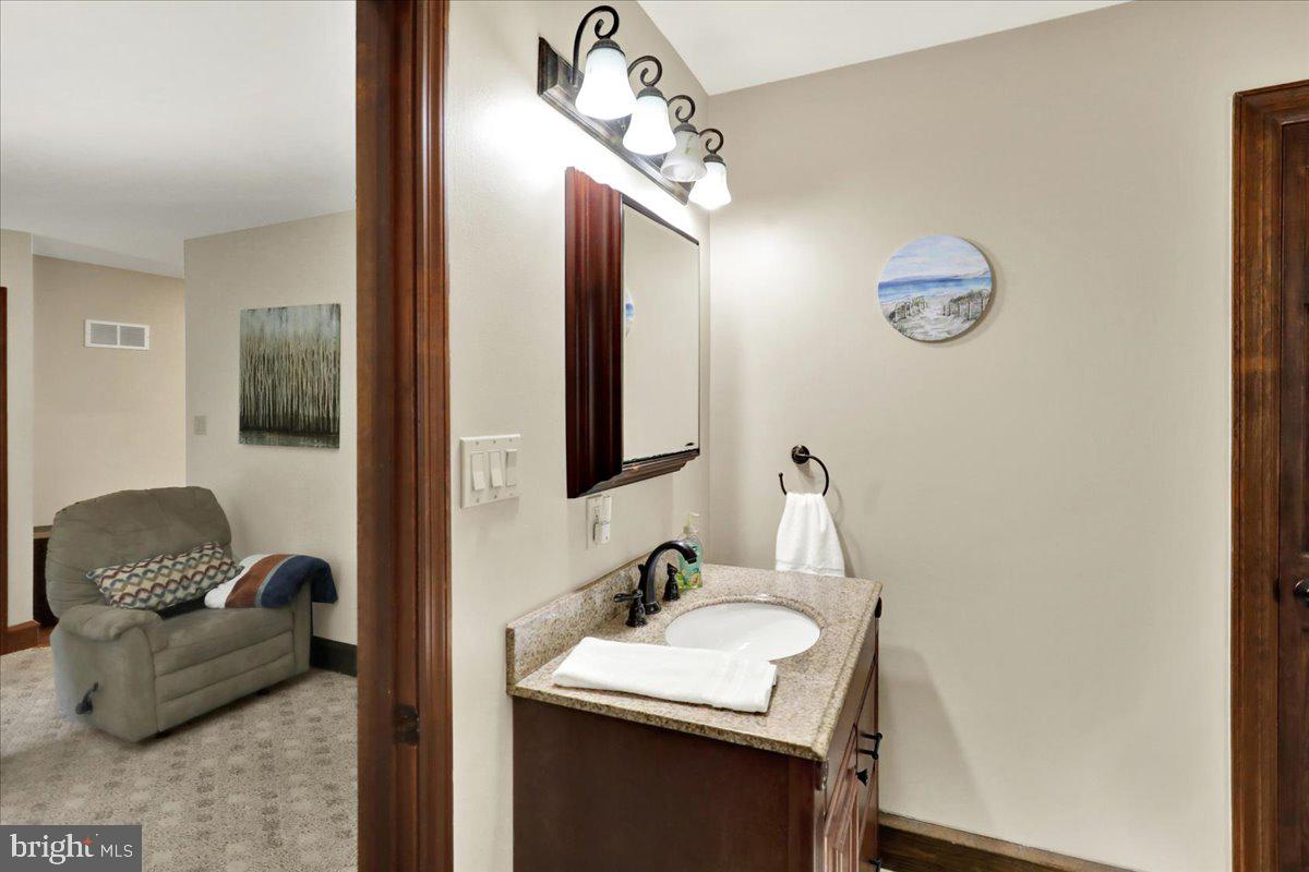8 Tudor Ct Property Photo 59