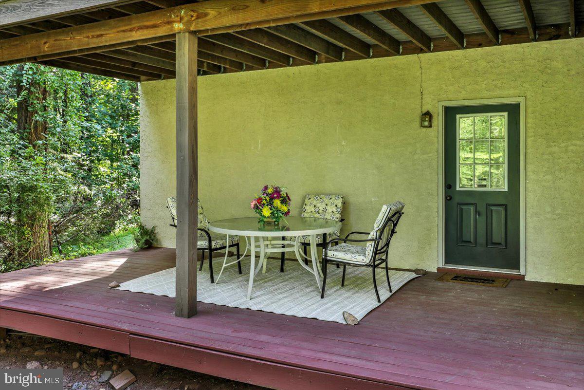 8 Tudor Ct Property Photo 68