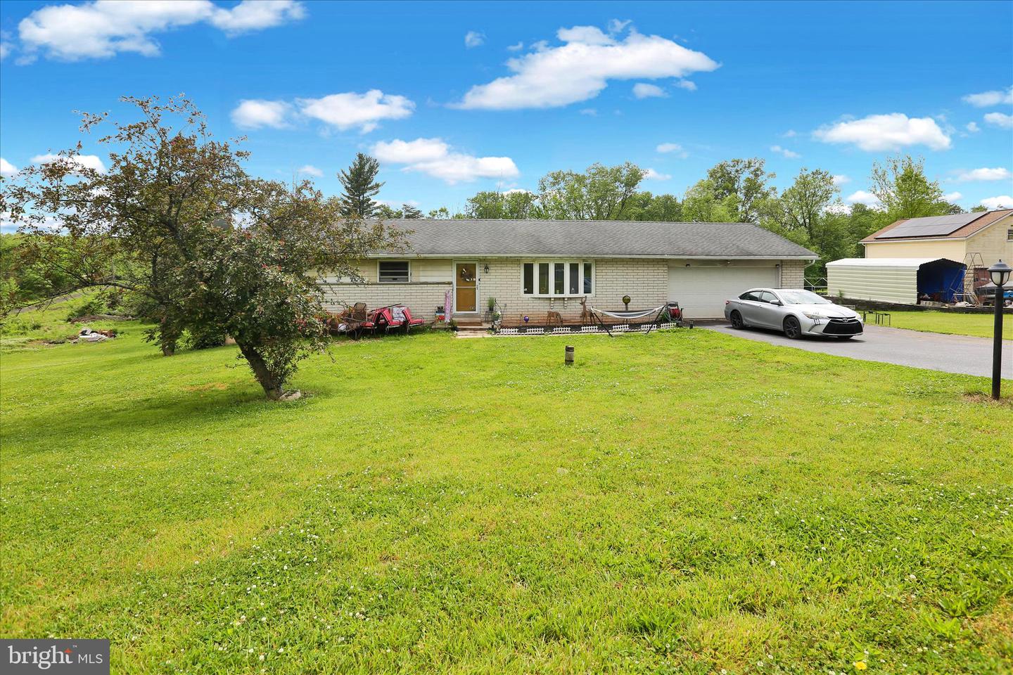 88 Spruce Ave Property Photo 1