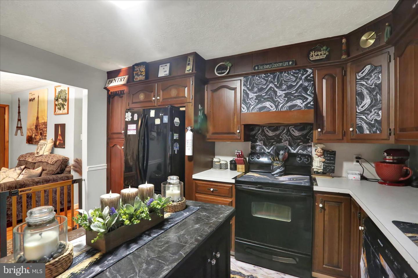 88 Spruce Ave Property Photo 36