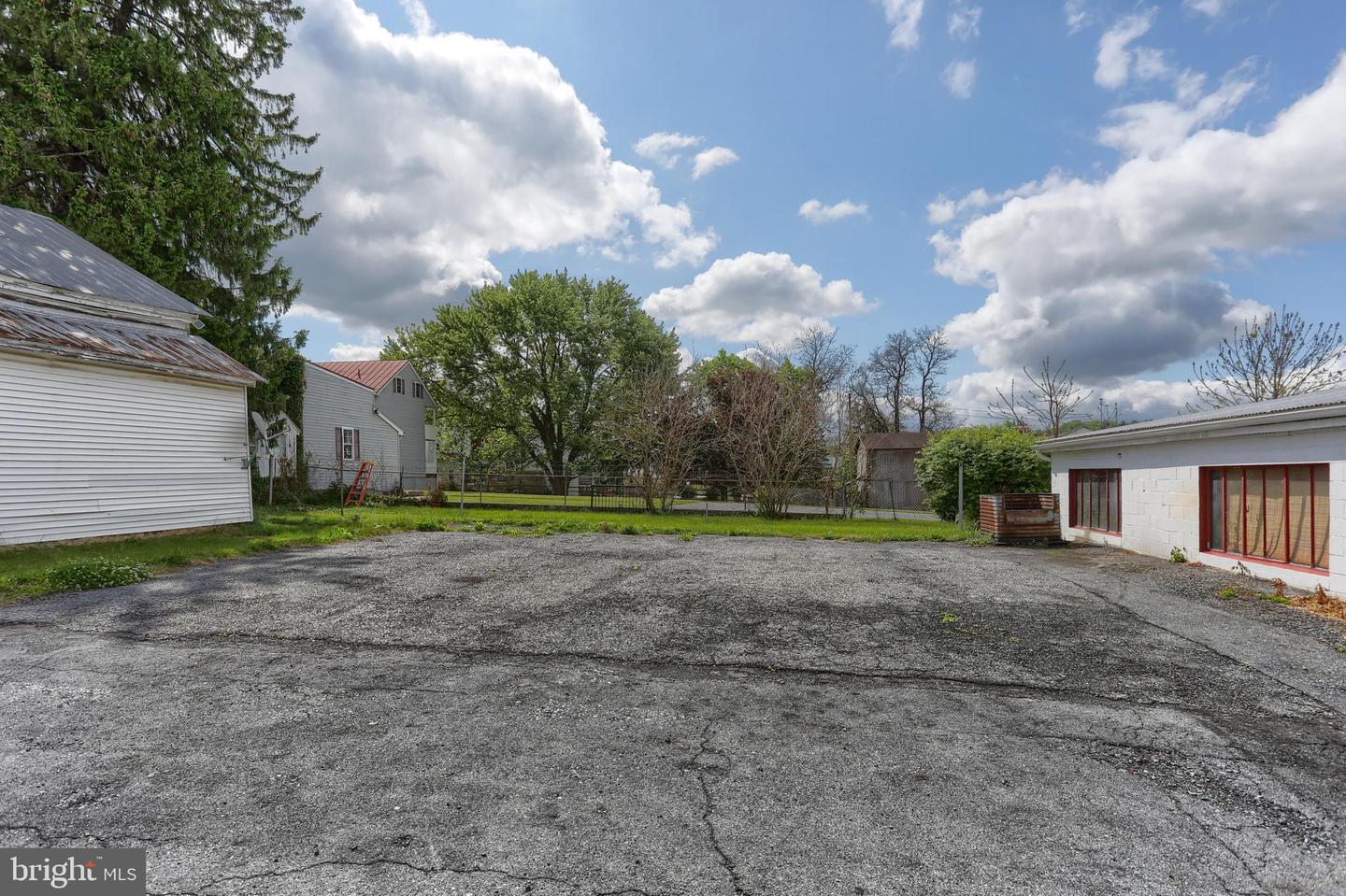 115 4th St Property Photo 4