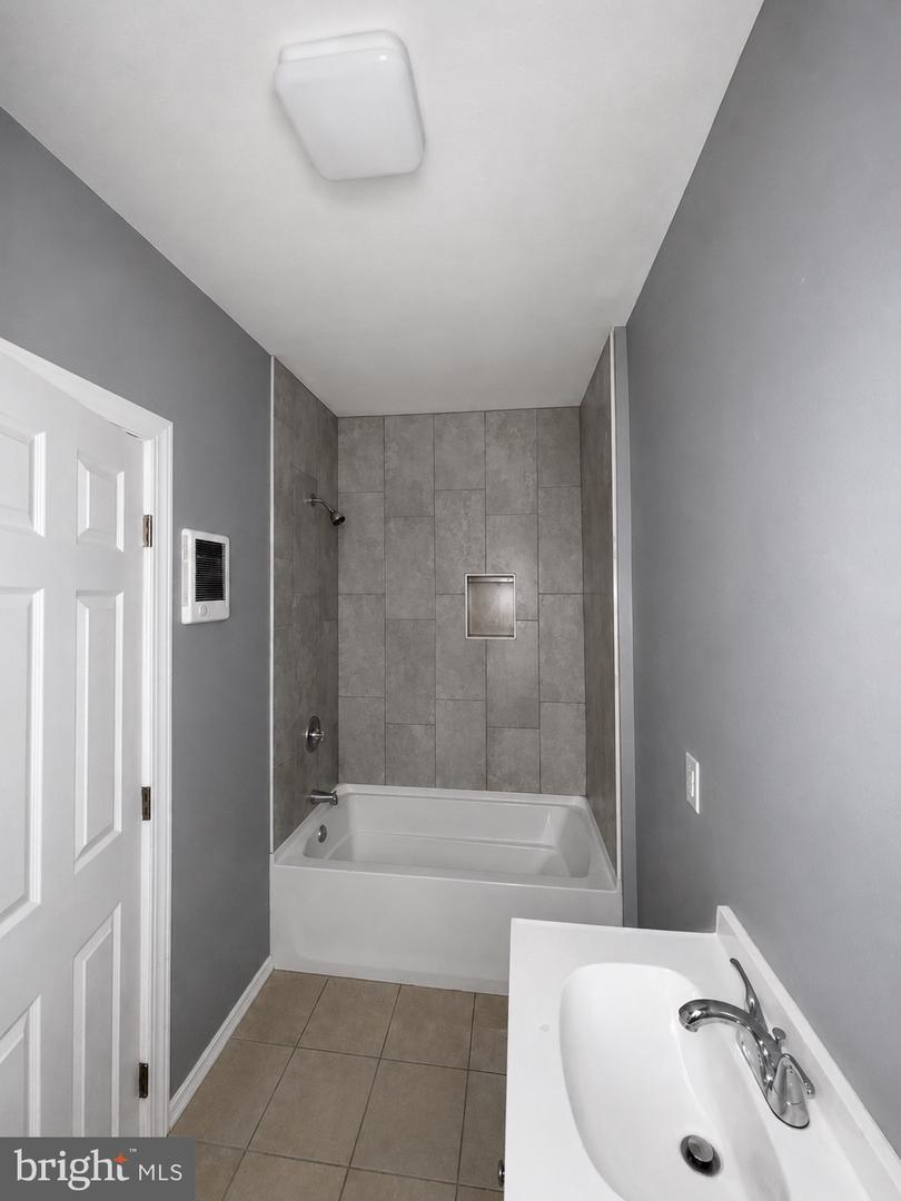 1424 Muhlenberg St Property Photo 5