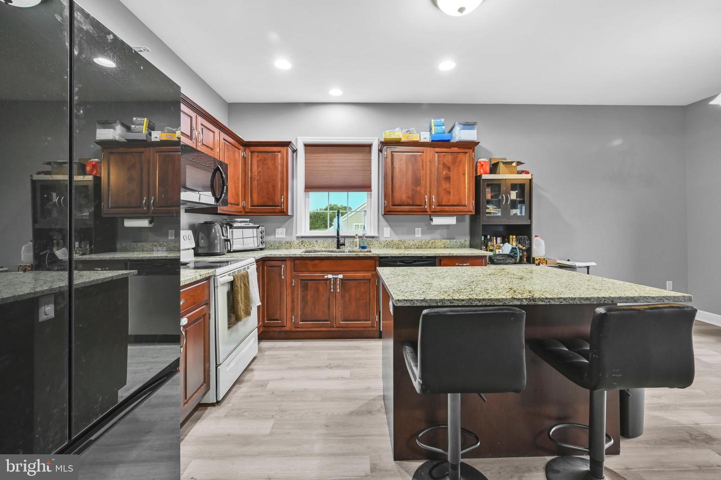 425 Westbury Dr Property Photo 18