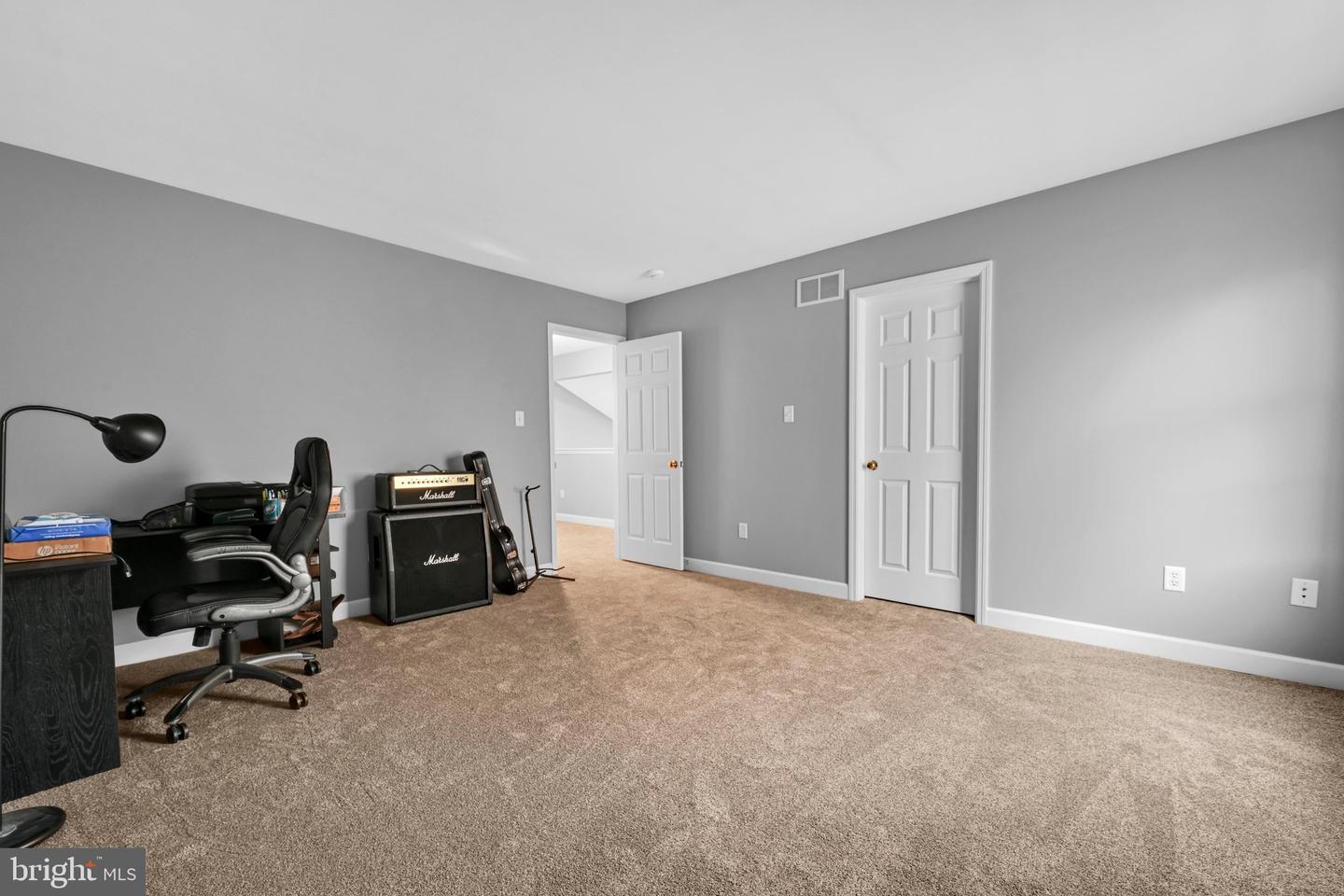 425 Westbury Dr Property Photo 35