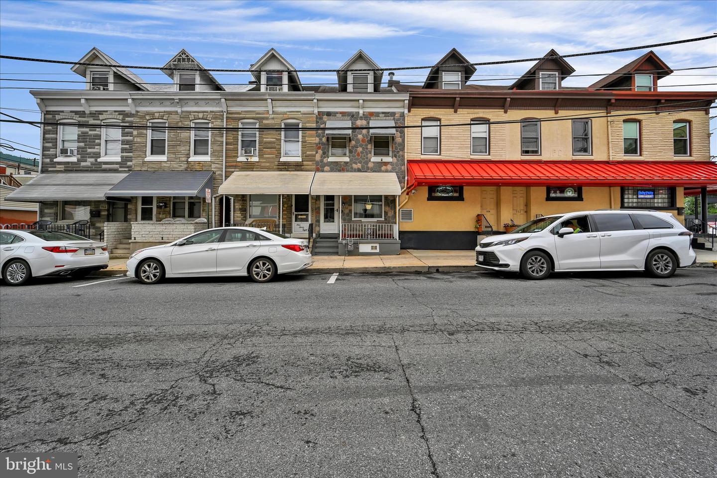 936 N Pike St Property Photo 1