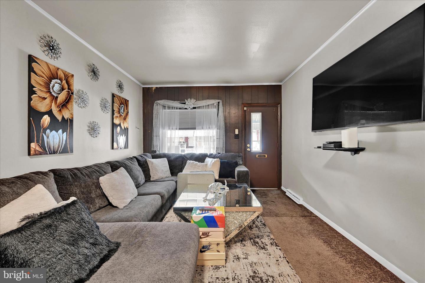 936 N Pike St Property Photo 6