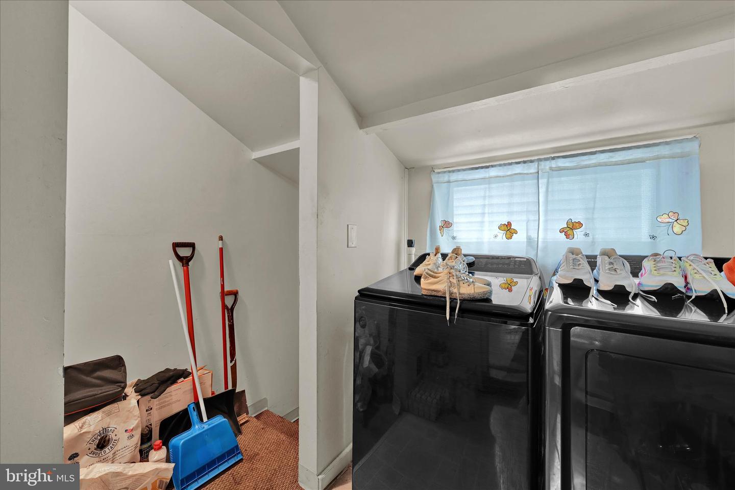 936 N Pike St Property Photo 24