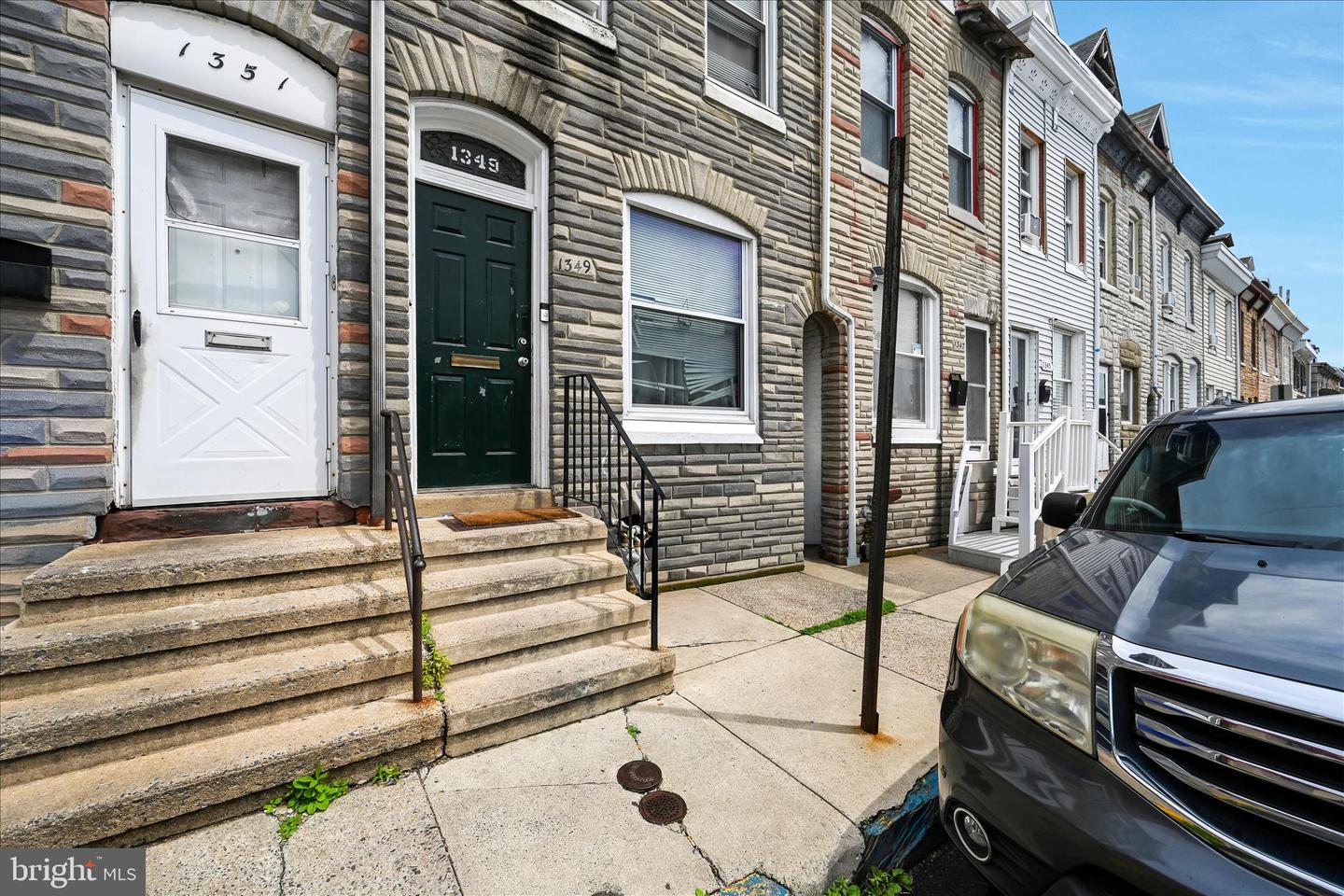 1349 Moss St Property Photo 6