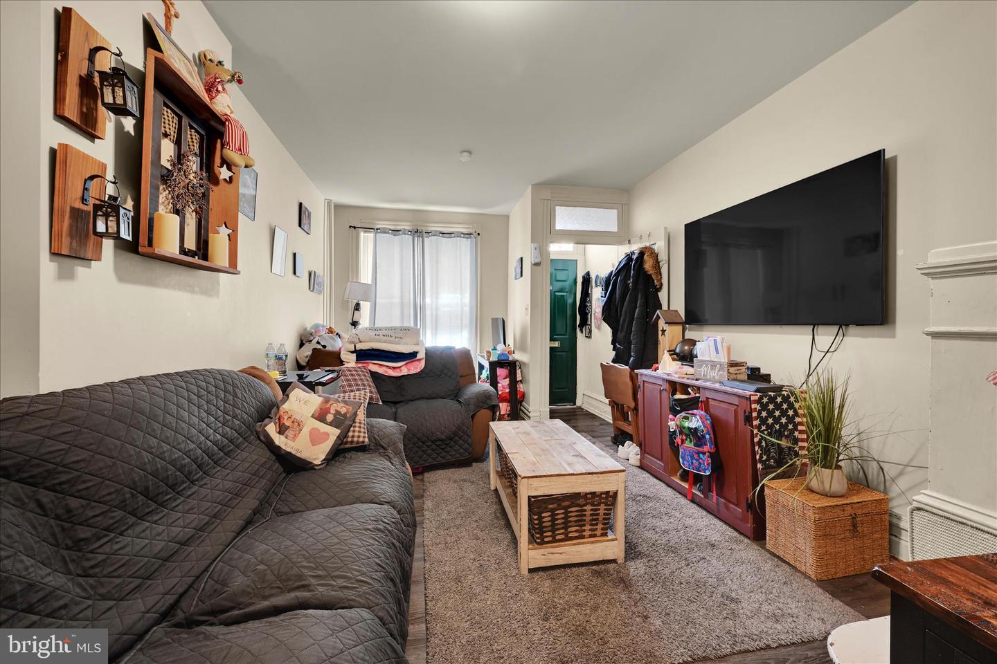 1349 Moss St Property Photo 10