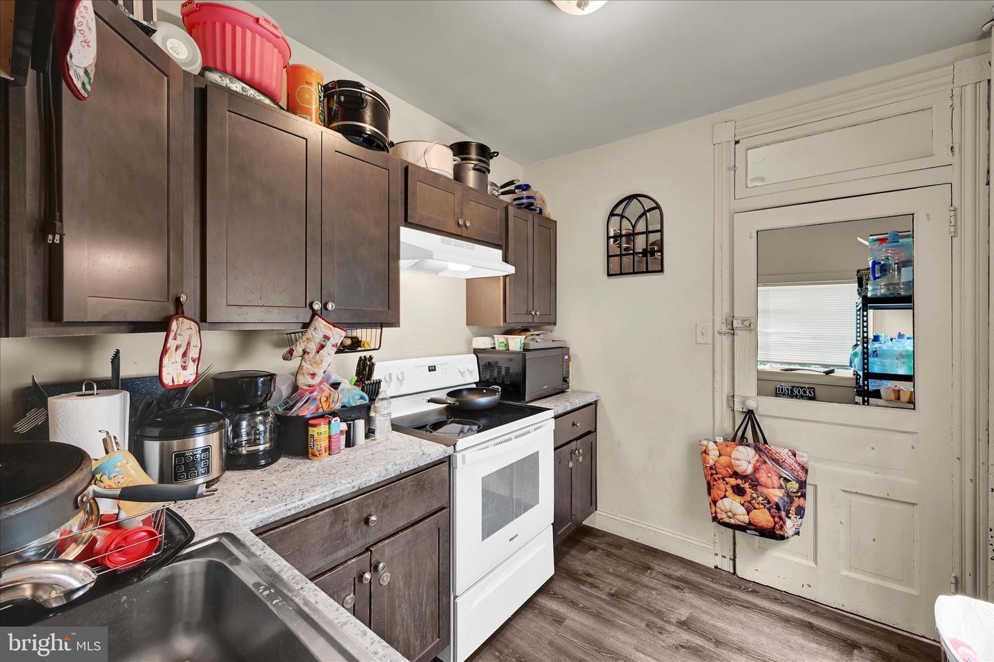 1349 Moss St Property Photo 14