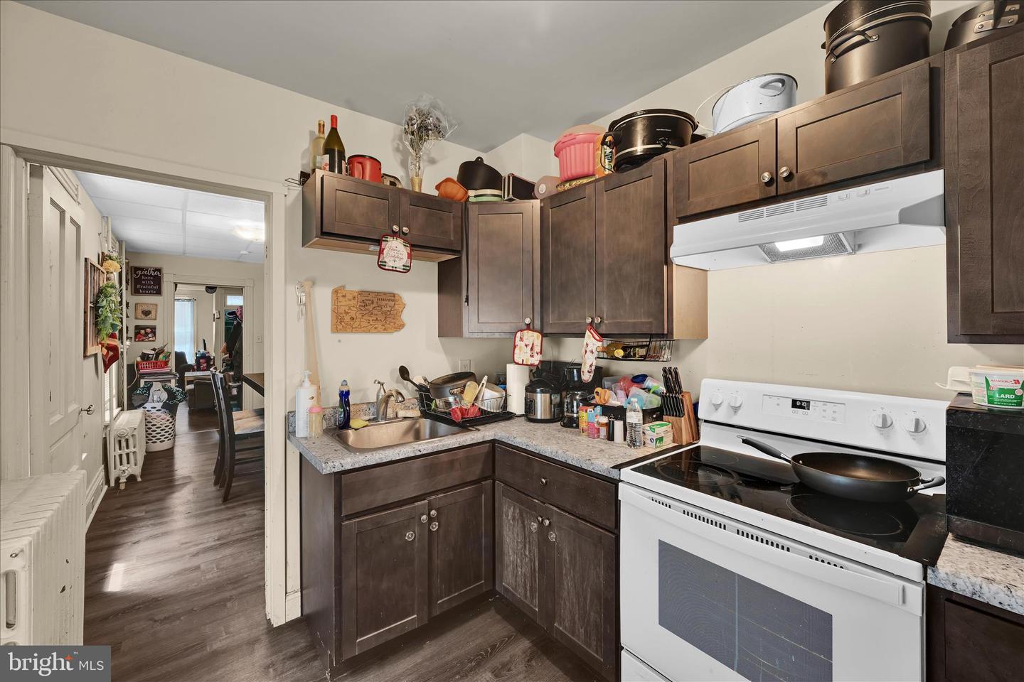 1349 Moss St Property Photo 15
