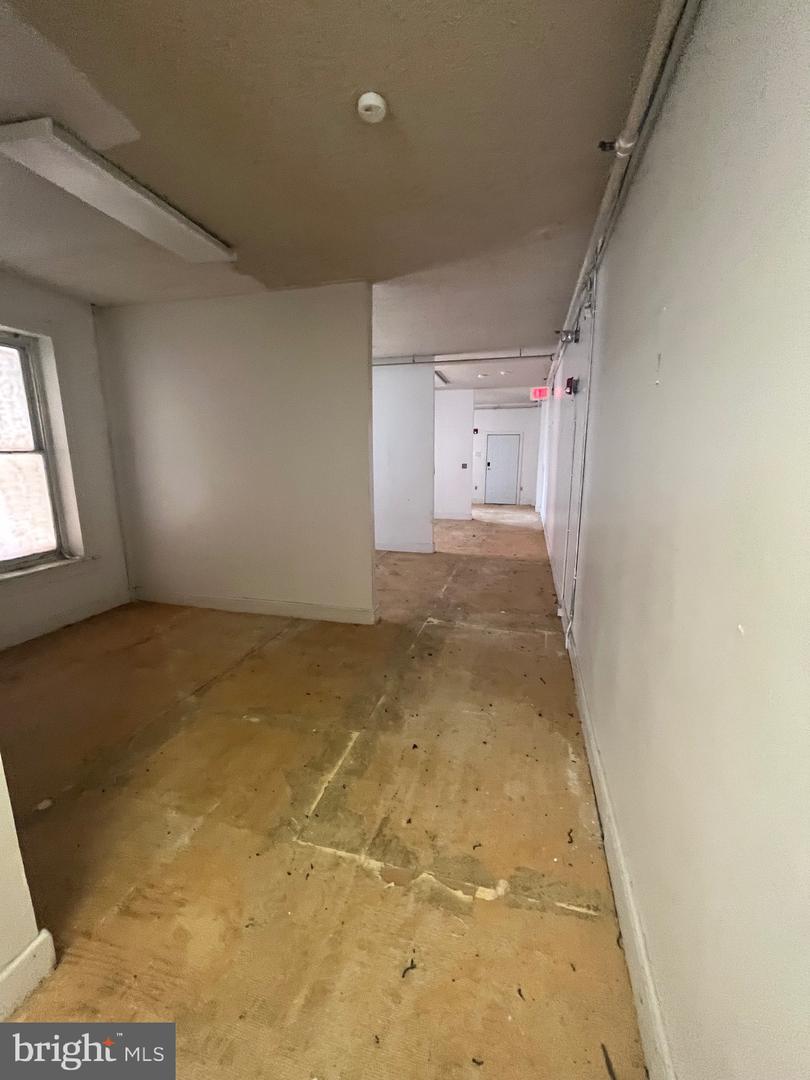 416 Property Photo 10