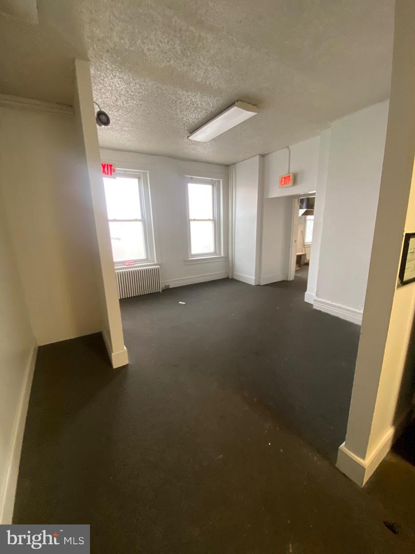 416 Property Photo 35