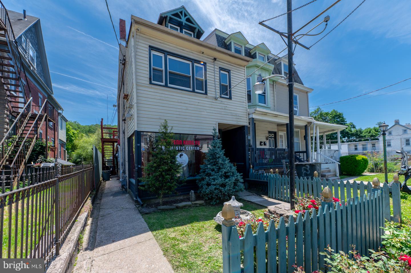 2212 Perkiomen Ave Property Photo 1