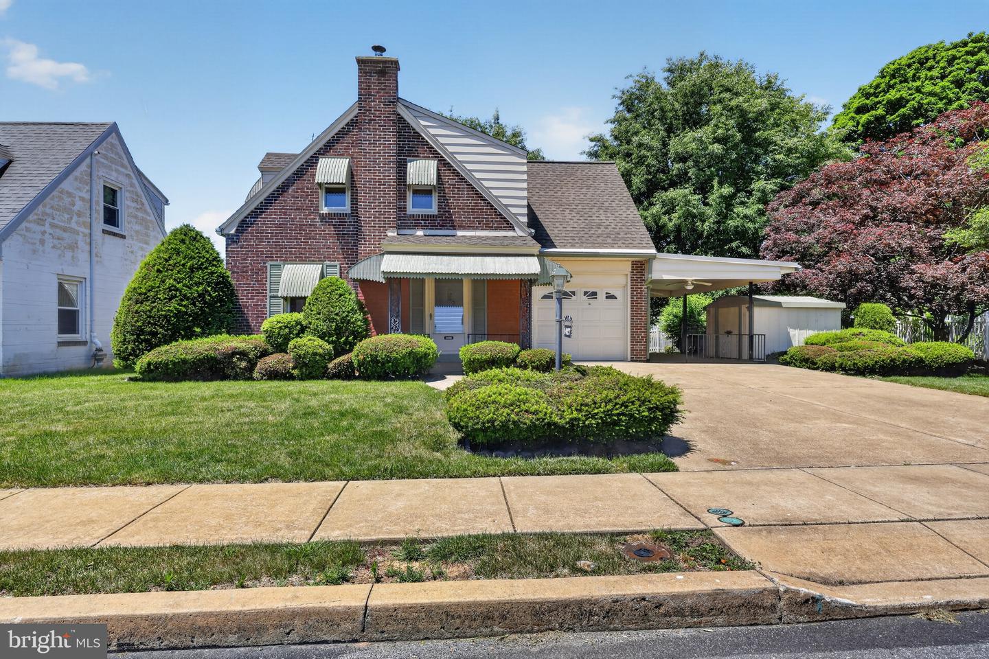 1427 LACROSSE AVE