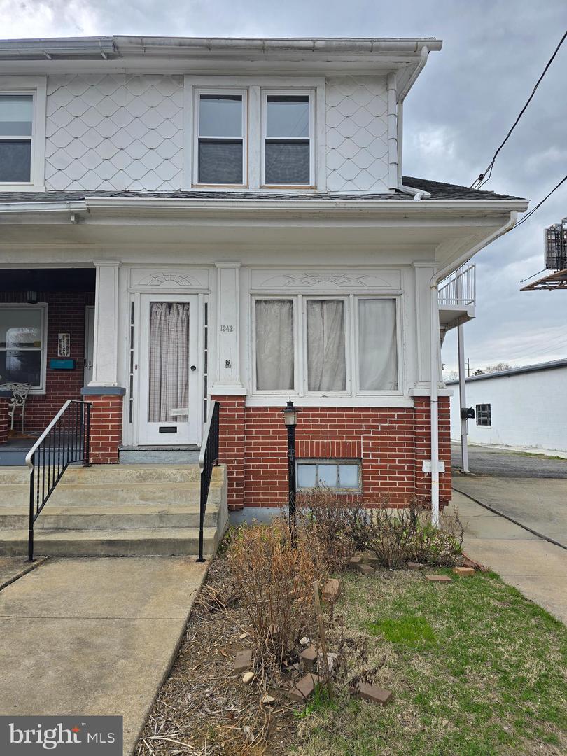 1342 Allegheny Ave Property Photo 2