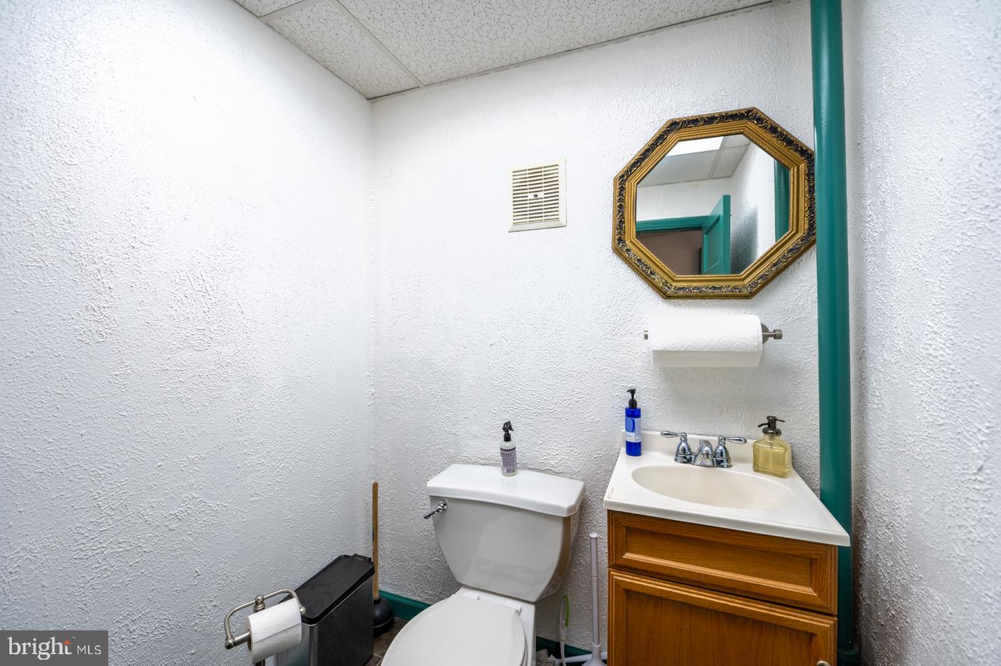 2212 Perkiomen Ave Property Photo 8