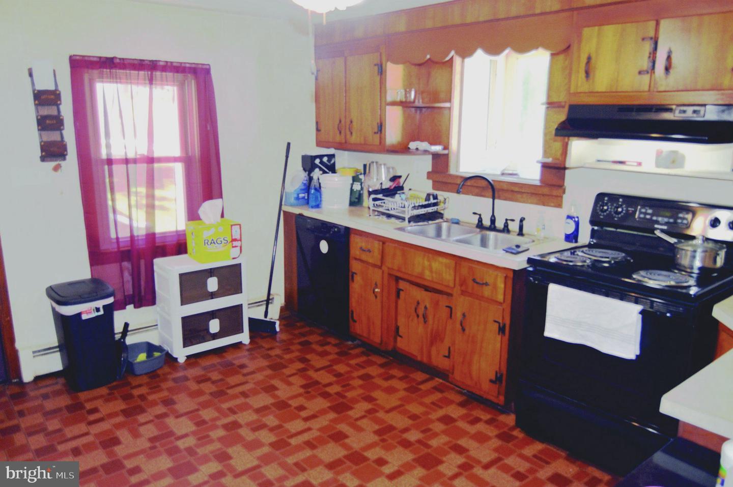 46 Mountain Spring Rd Property Photo 12
