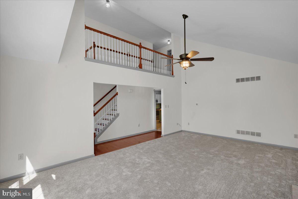 223 Woodbridge Ln Property Photo 6