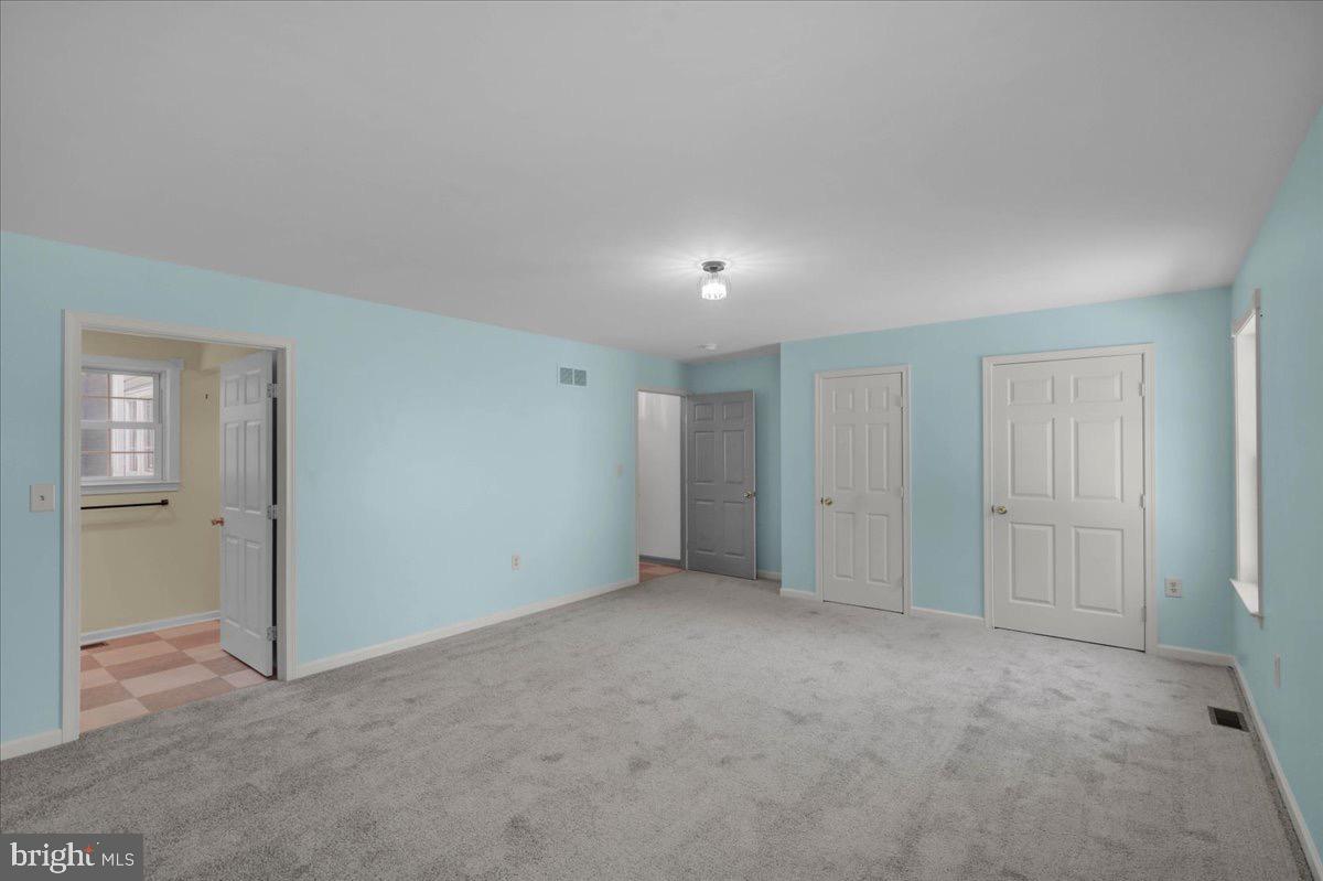 223 Woodbridge Ln Property Photo 18