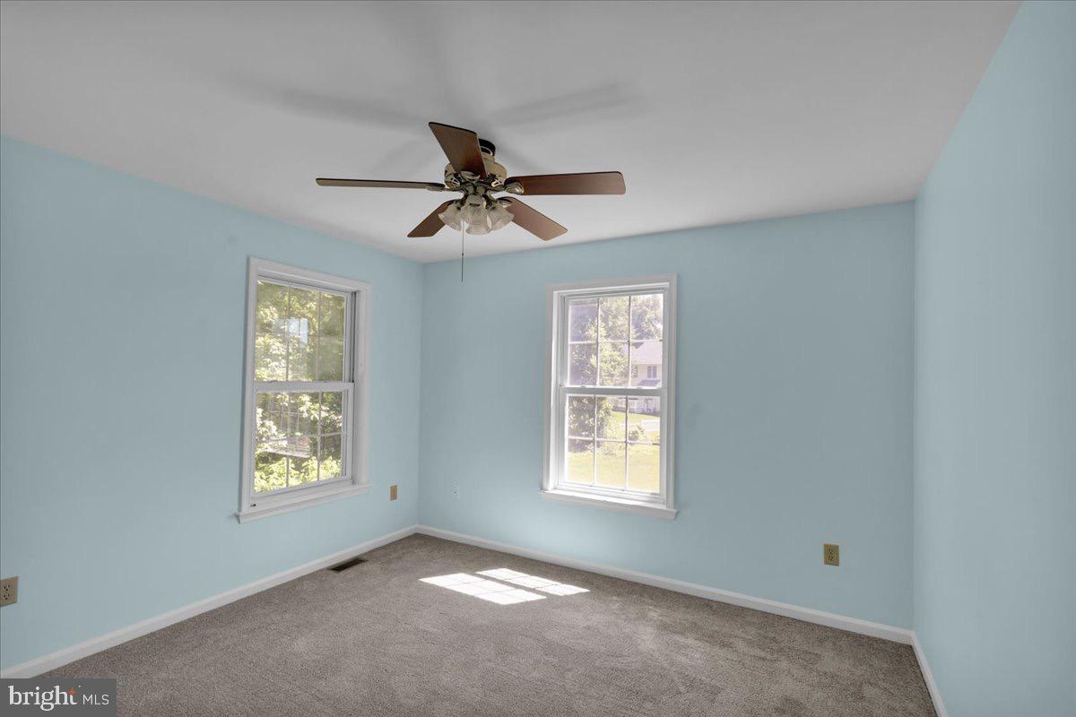 223 Woodbridge Ln Property Photo 25