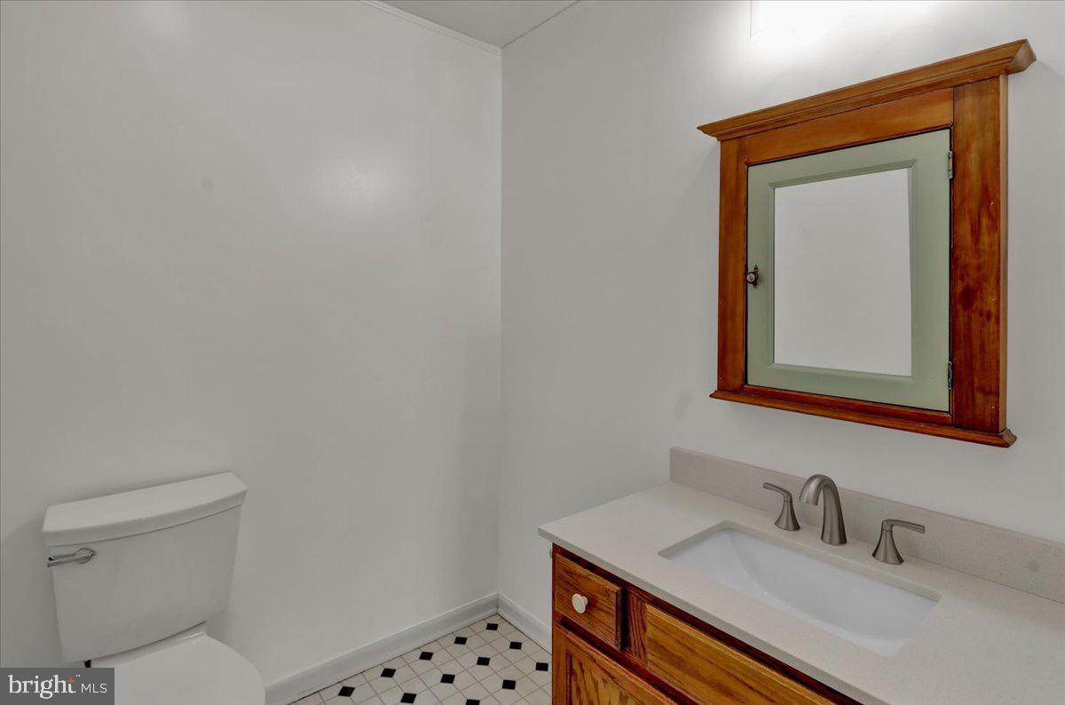 223 Woodbridge Ln Property Photo 33