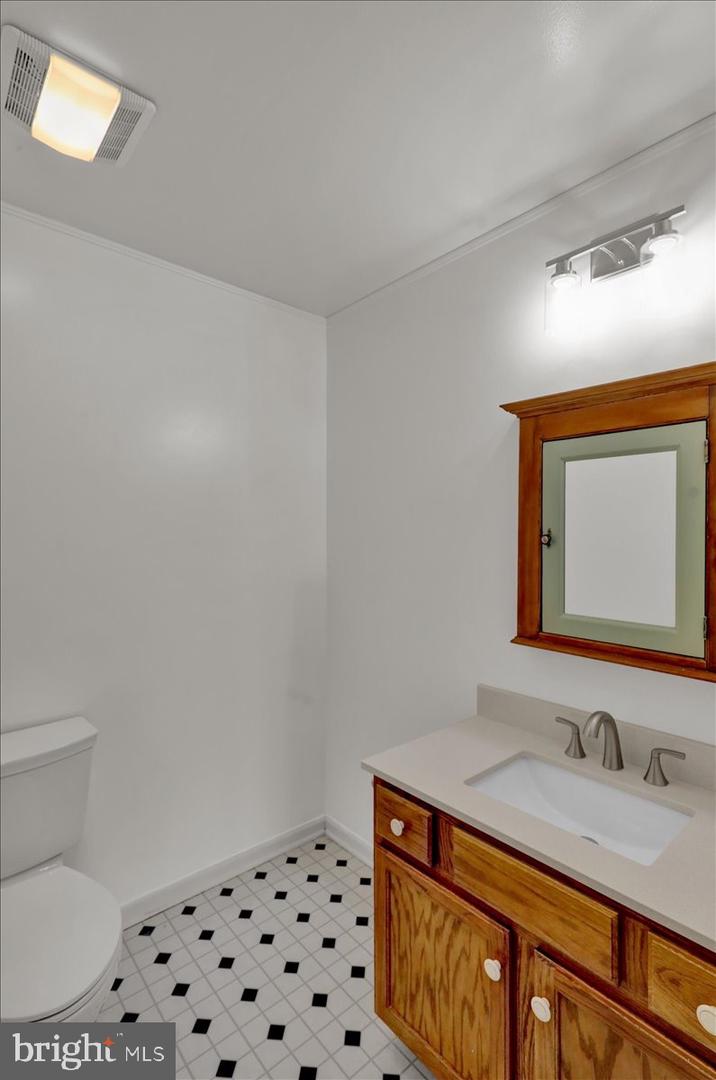 223 Woodbridge Ln Property Photo 34