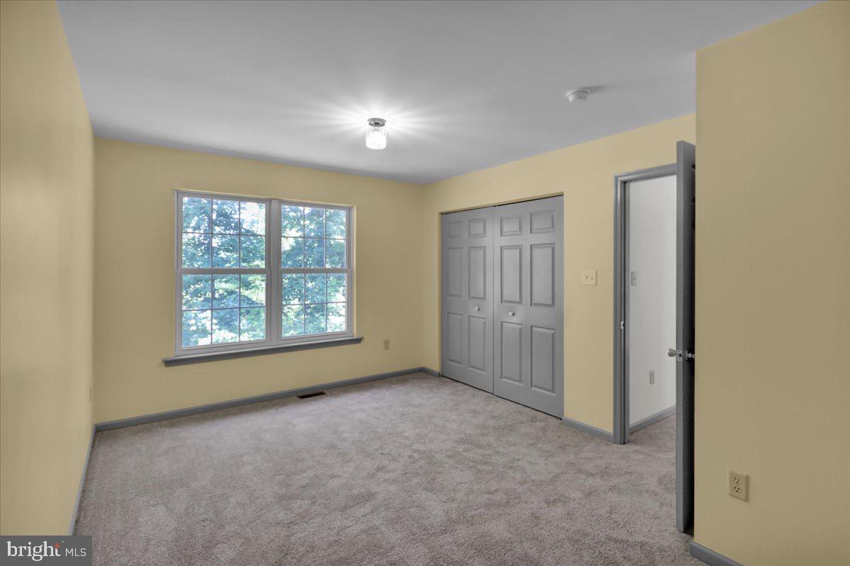 223 Woodbridge Ln Property Photo 35