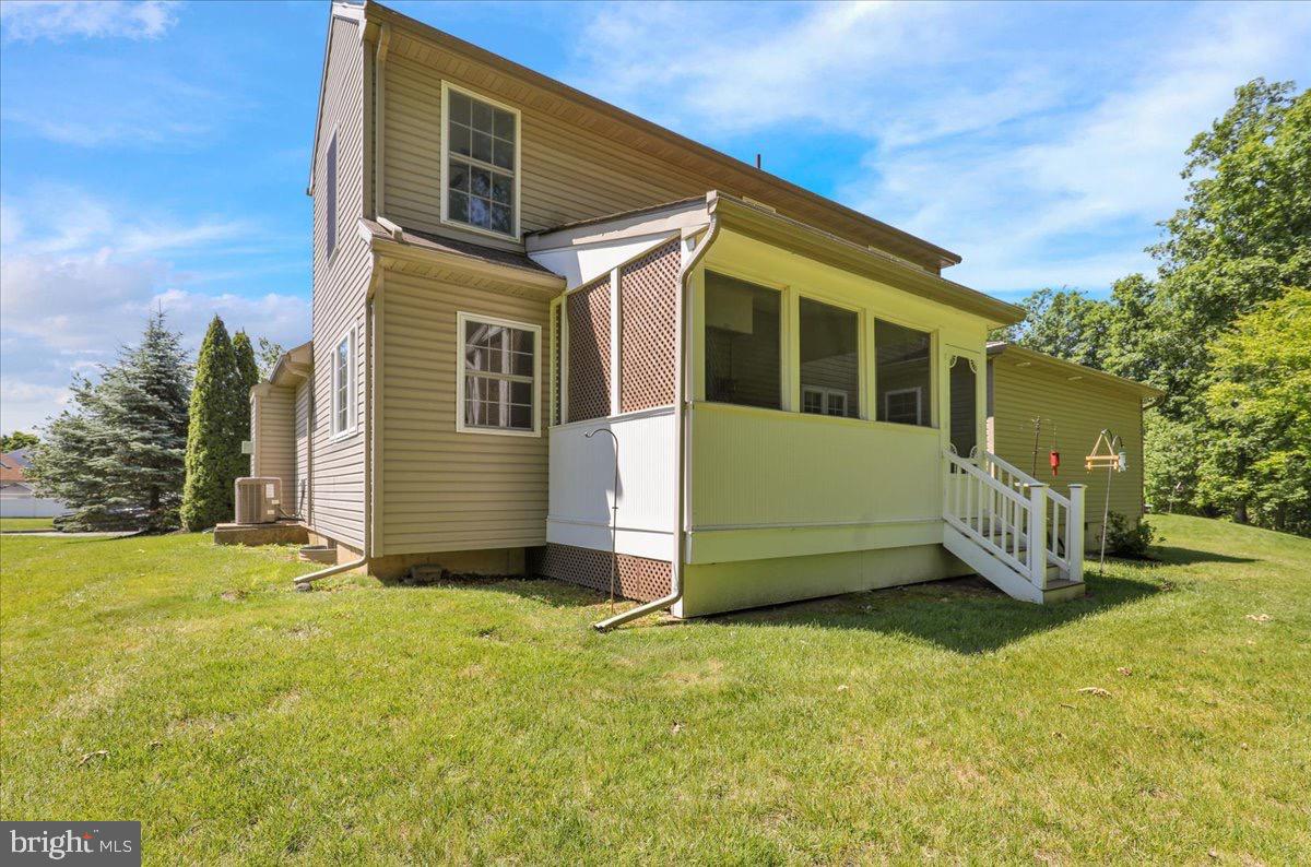 223 Woodbridge Ln Property Photo 39