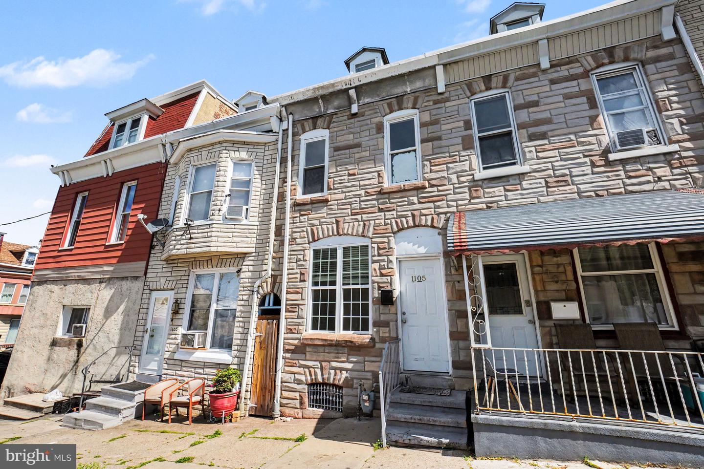 1105 Green St Property Photo 3