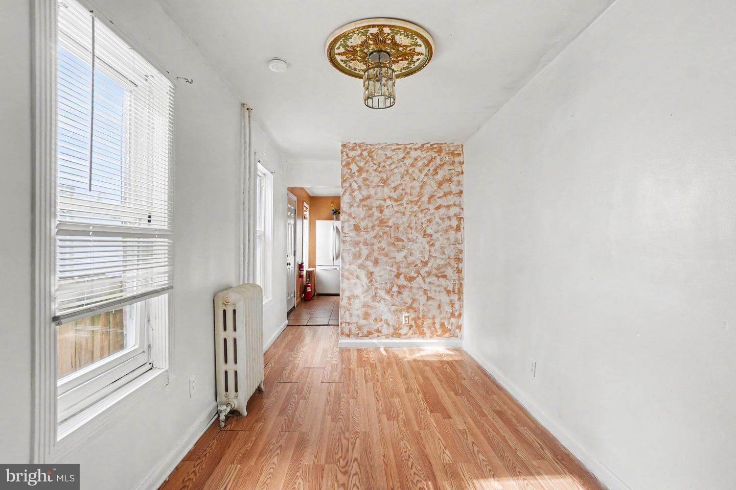 1105 Green St Property Photo 6