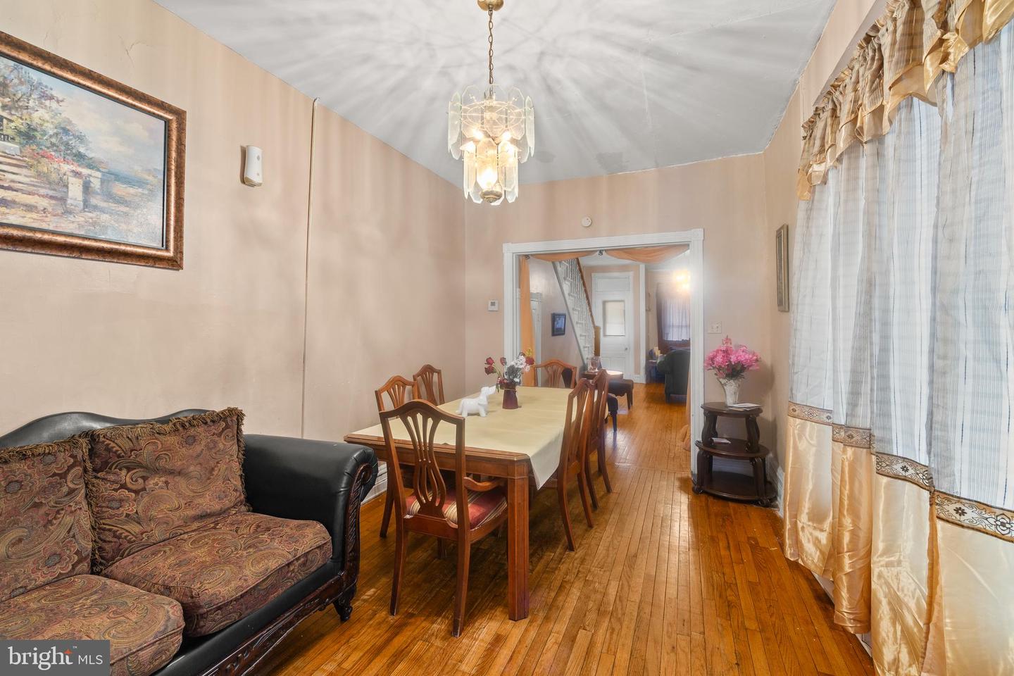 221 W Oley St Property Photo 3