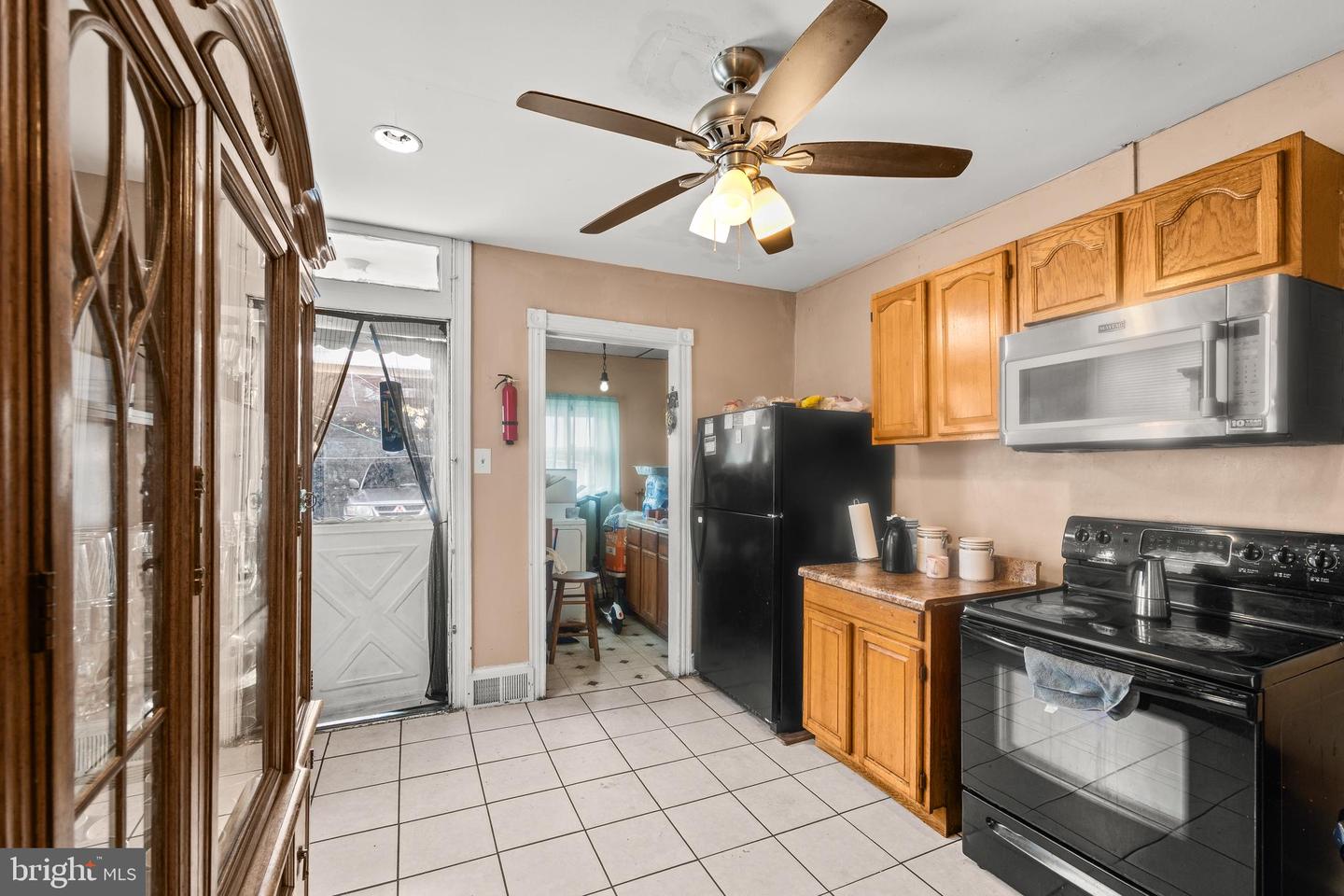 221 W Oley St Property Photo 8