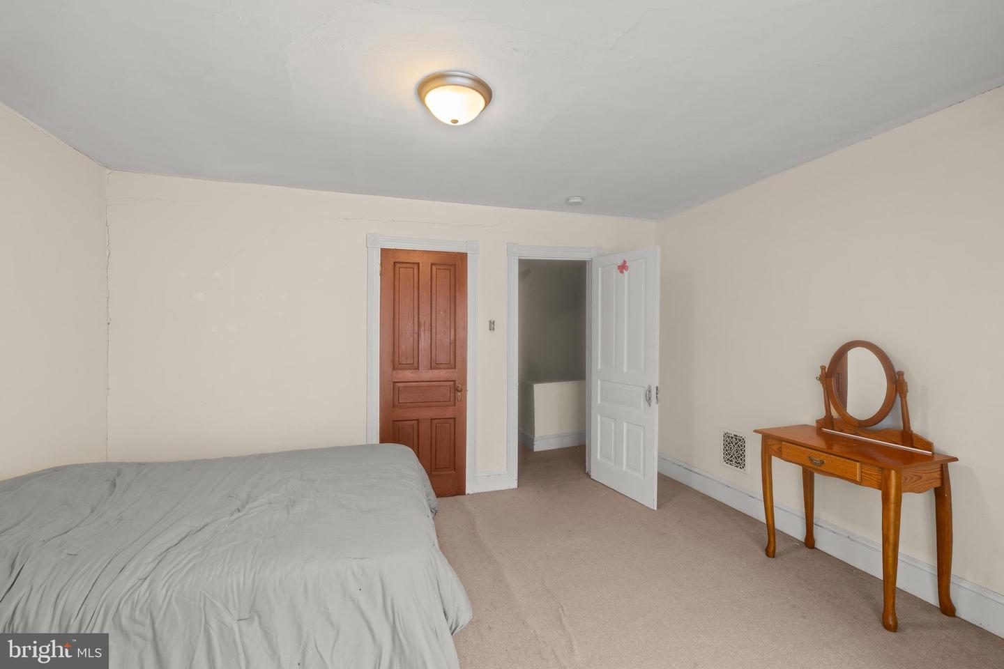 221 W Oley St Property Photo 15