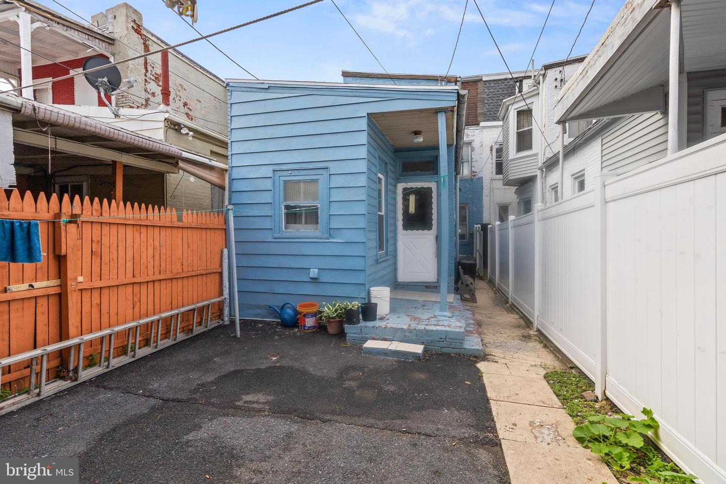 221 W Oley St Property Photo 21