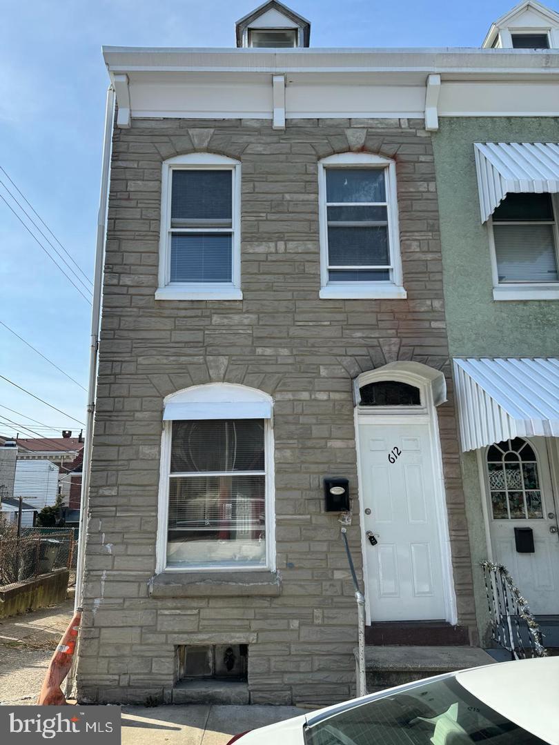 612 Locust St Property Photo 1