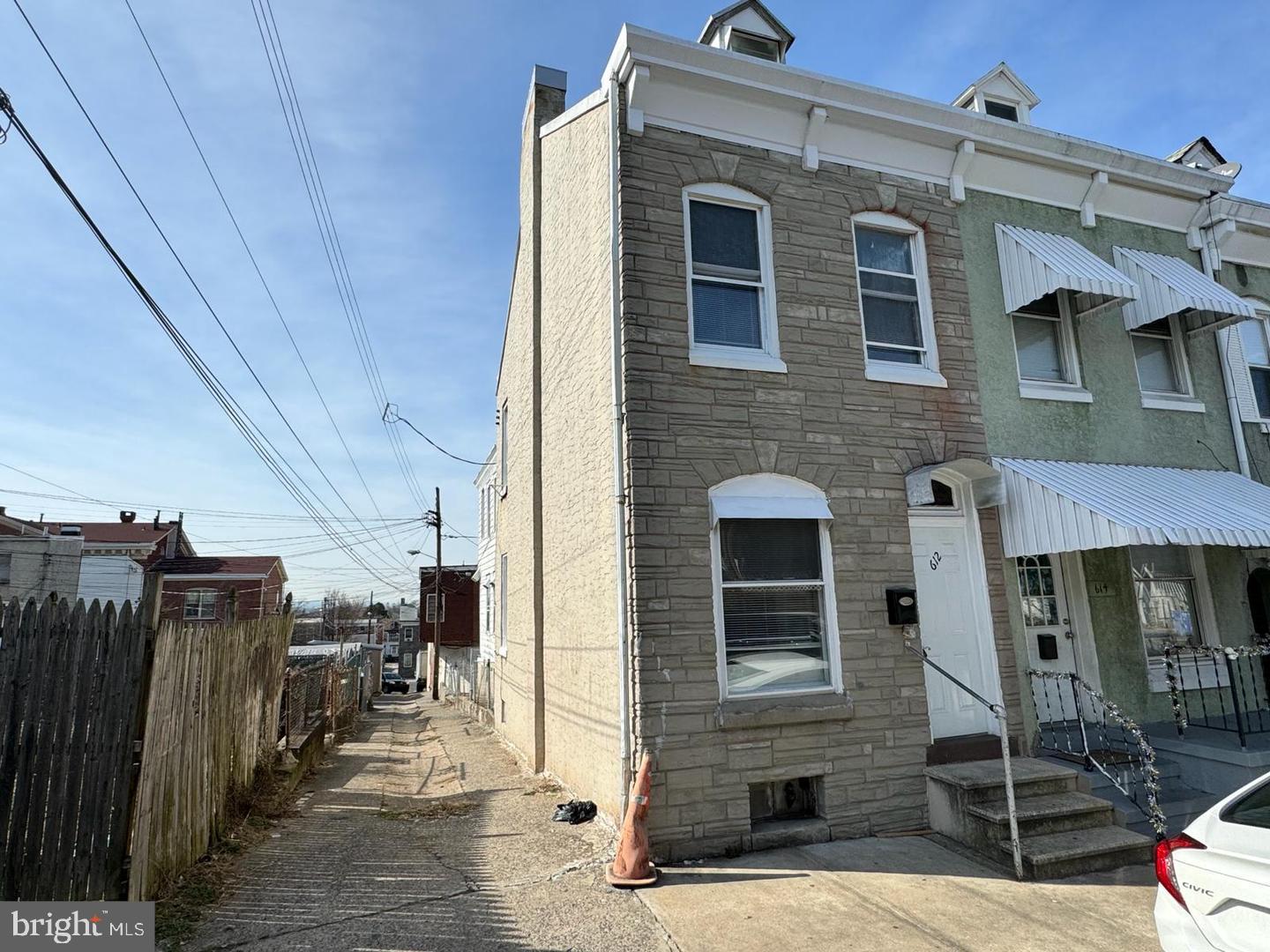 612 Locust St Property Photo 2