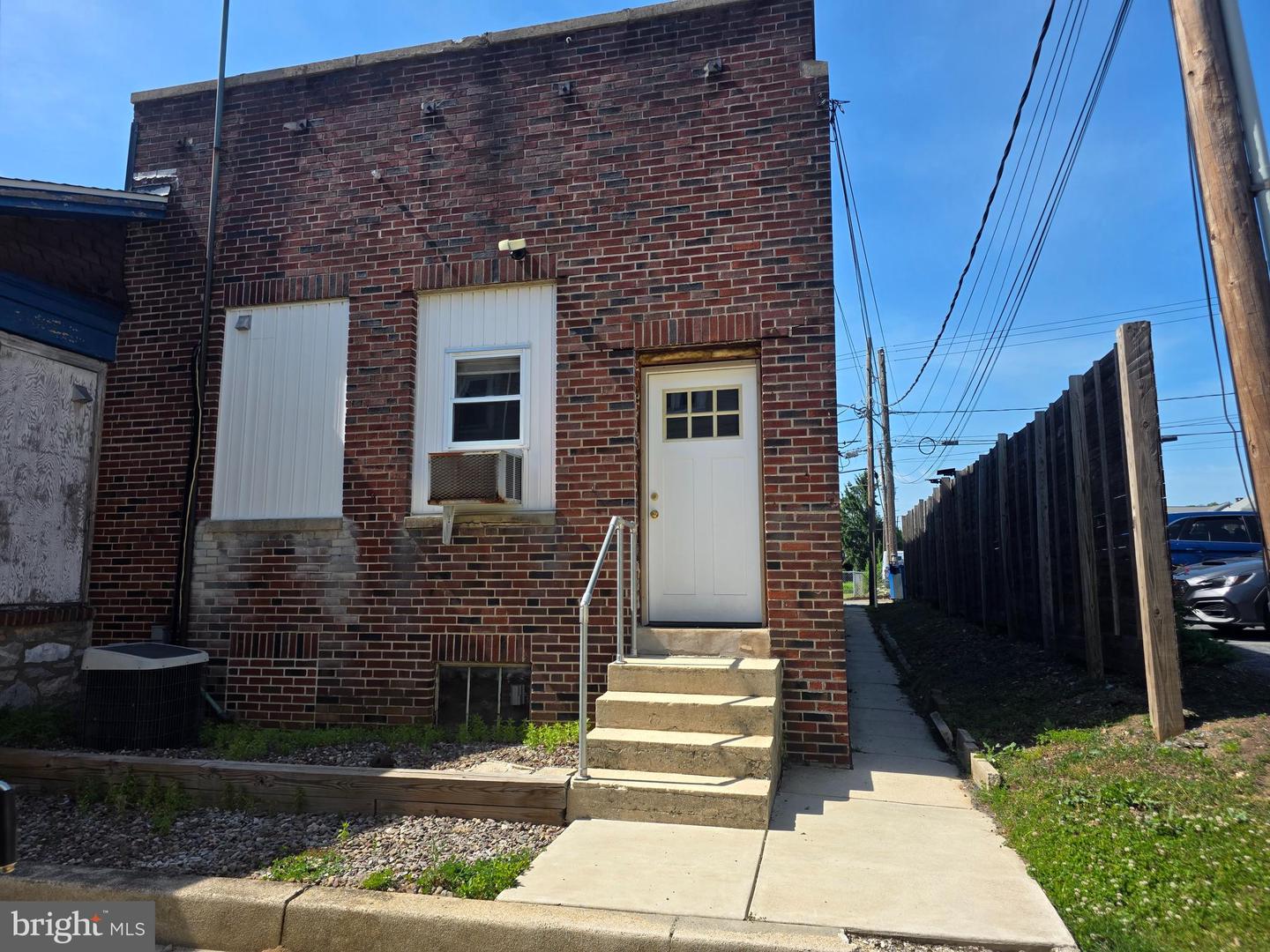 2311-r Penn Ave Property Photo 1