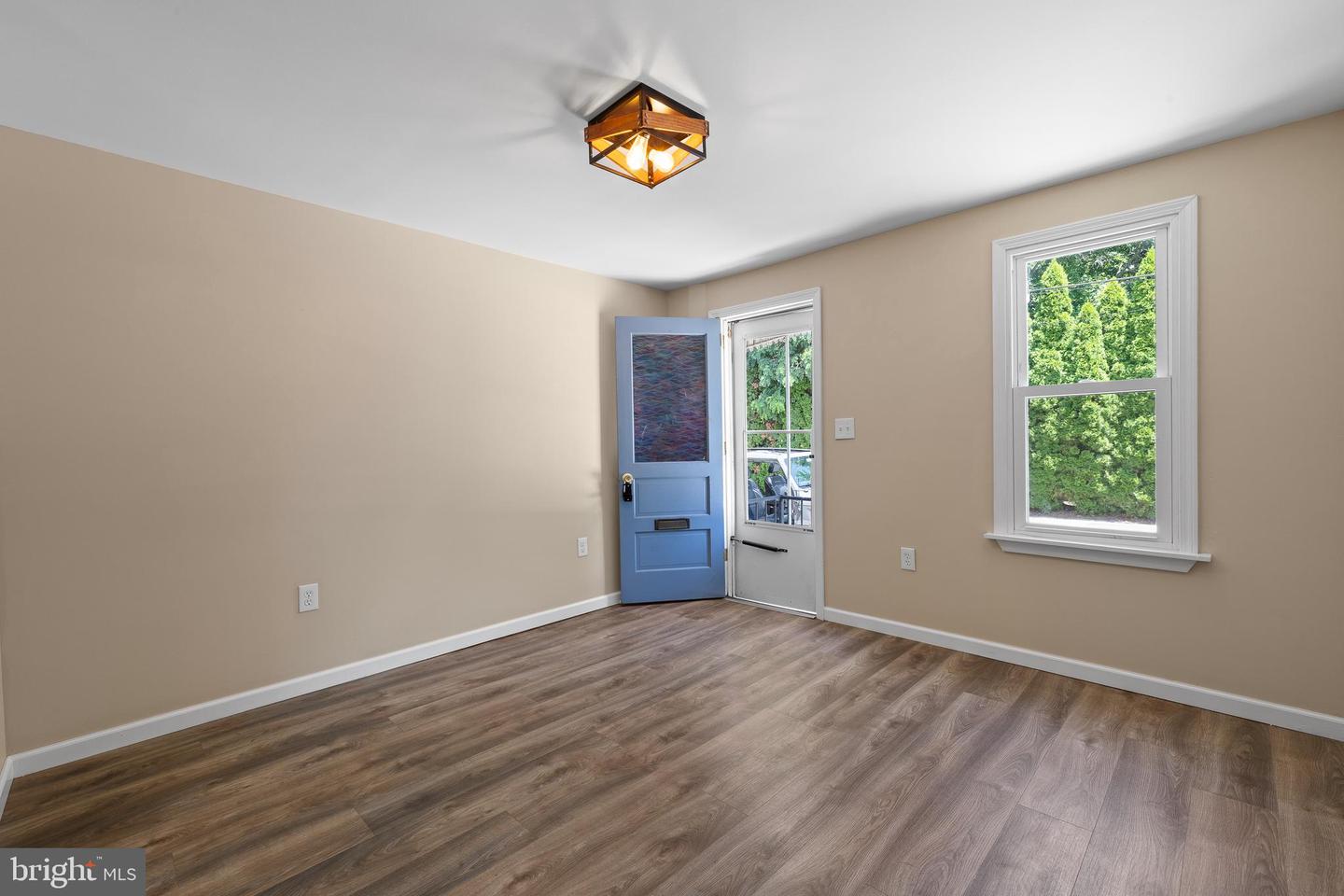 218 Cinder St Property Photo 4