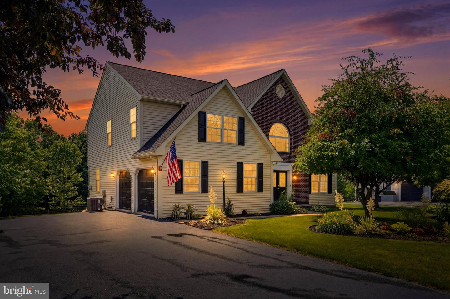 604 Farmingdale Dr Property Photo 1